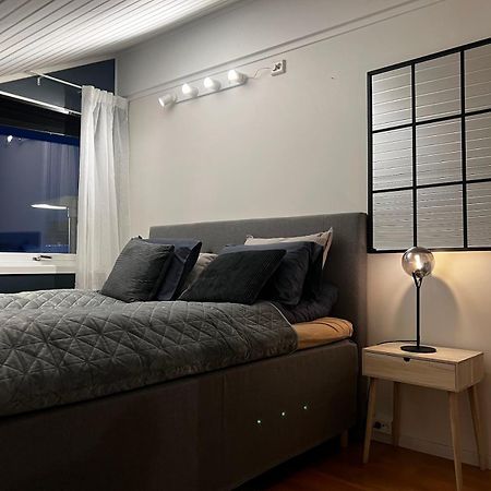 Charming Loft Retreat On Tromso'S Historic Main Street: 3-Minute Stroll To City Square Εξωτερικό φωτογραφία